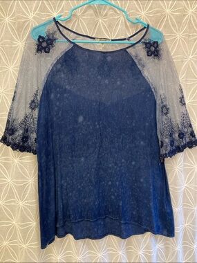 gimmicks by BKE Navy Blue Lace Sleeve Top
